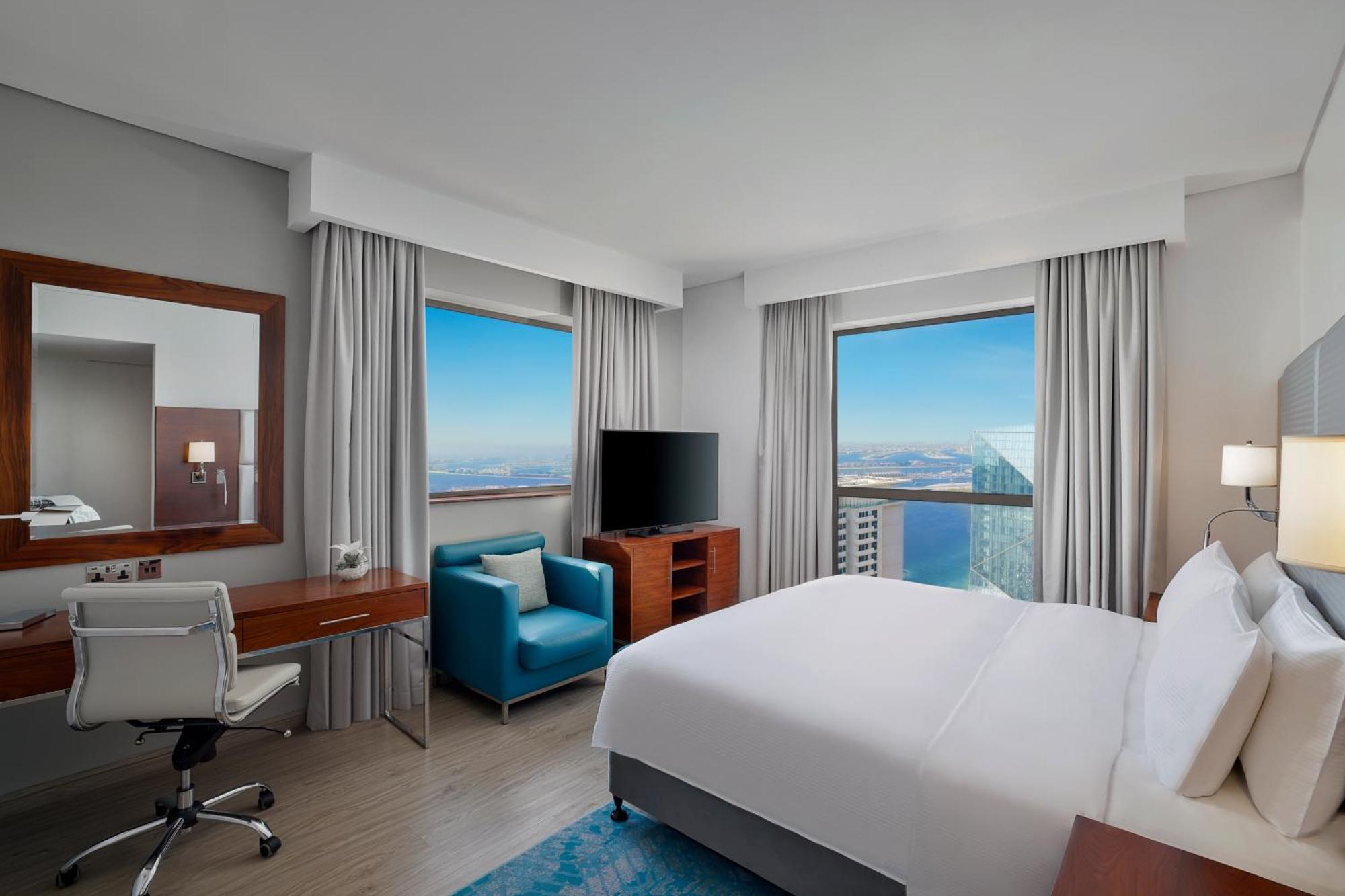 Four-Bedroom Family Suite Sea View Balcony